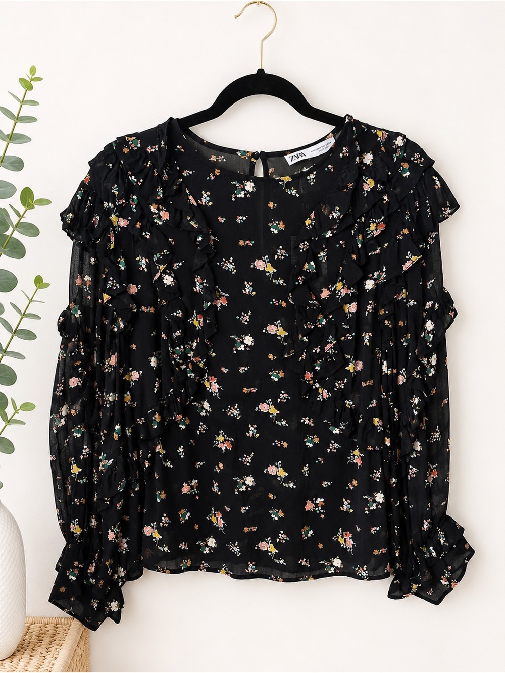 Zara Black Floral Ruffle Blouse Long Sleeve Top Size Large